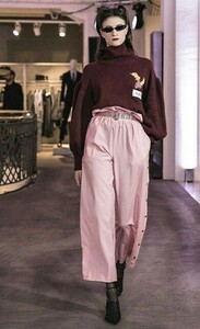 332152232_GretaBoldiniFW2018AltaRoma.thumb.jpg.0556002c51ded7293920d376964c5223.jpg