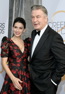 Hilaria+Baldwin+25th+Annual+Screen+Actors+nwyQqyS1LLbx.jpg