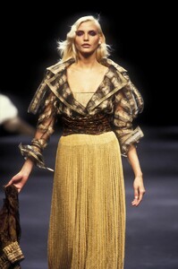 373211130_ChristianDior1994HauteCouture168.thumb.jpg.0a680248b80419f59e6cad8a249a1465.jpg