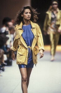 3_alberta-ferretti-ss-1991-4_html.thumb.JPEG.56be12d177723717ad69a78336b6ffba.JPEG