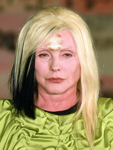 Debbie+Harry+Vin+Omi+Runway+SkduajNF_uzx.jpg