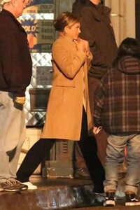         jen150119BZNimage107.jpg