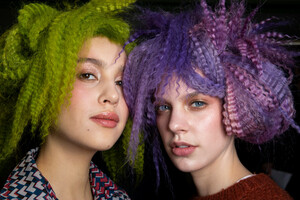 470472325_gaultier-hc-bks-m-rs19-4735(1).thumb.jpg.3ad66930cb908288a1c3740f5d23cbda.jpg