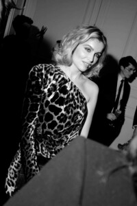 4numero-magazine-diner-yves-saint-laurent-catherine-deneuve-anthony-vaccarello-paris-couture-kaia-gerber-paul-hameline-laetitia-castalaetita_casta.jpg