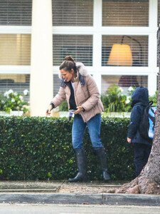 Jennifer+Garner+takes+kids+school+aZb9dohxoUJx.jpg