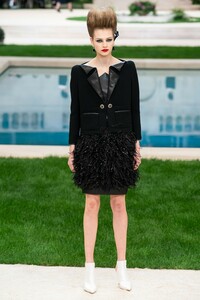 Deirdre Firinne Chanel Spring 2019 Couture.jpg