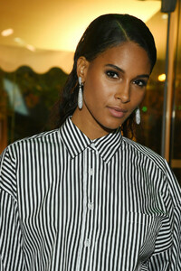 Cindy+Bruna+17th+Diner+De+La+Mode+Benefit+GwHDn2pl2aIx.jpg