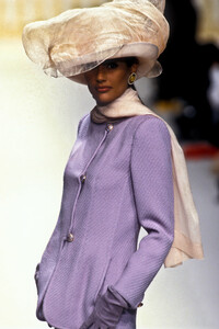 71669461_PierreBalmain1994HauteCouture52.thumb.jpg.17f40e5cca316d64773272130be22362.jpg