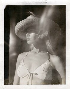 71_POLAROIDS-OF-WOMEN_BY-DEWEY-NICKS_Valeria-Mazza-Honolulu.thumb.jpg.a7f04a991a9337e9ab9a899a9177241b.jpg