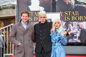 Lady+Gaga+TCL+Chinese+Theatre+Hosts+Sam+Elliott+u1bDMtDkEV1x.jpg