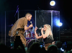 Ashlee+Simpson+Evan+Ross+Concert+New+York+0YQ4yKgmFSQx.jpg