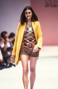 797216282_Missoni1991WomenRTW23.thumb.jpg.2f3eda1f5dac4e5611604a4e92a6203f.jpg