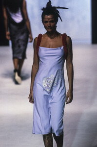 820541258_ClementsRibeiro1997WomenRTW14.thumb.jpg.49aa845f9670ae64845dfc3257640bf3.jpg