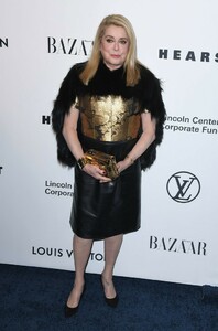 Catherine+Deneuve+Evening+Honoring+Louis+Vuitton+COPTeEgf2UXx.jpg