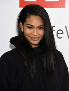 Chanel+Iman+Chanel+Iman+Attends+Uniqlo+Press+41NalMiGhPsx.jpg