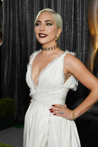 Lady+Gaga+25th+Annual+Screen+Actors+Guild+Ry6nzMo4Y8Rx.jpg