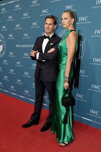 Karolina+Kurkova+IWC+Schaffhausen+SIHH+2019+rr8apLhDaWMx.jpg