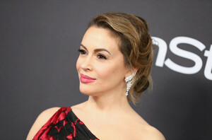 Alyssa+Milano+InStyle+Warner+Bros+Golden+Globes+3tPLaCa1IHUx.jpg