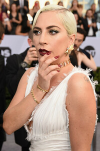 Lady+Gaga+25th+Annual+Screen+Actors+Guild+QmZ9BiQPIG8x.jpg