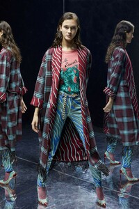 Greta Varlese Just Cavalli Pre Fall 2019 25.jpg