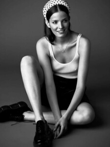Alisa-Ahmann-Telva-Tomas-De-La-Fuente-12-768x1024.thumb.jpg.822d3334681655c94ff17f15472bb090.jpg