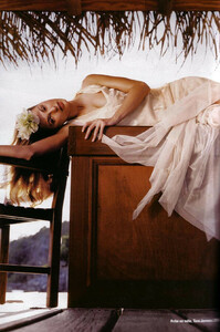 AurelieClaudel.GlamourFR_2004-08_07.jpg