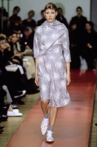 COMME-DES-GARCONS-FALL-1999-RTW-33-CN10042489.jpg