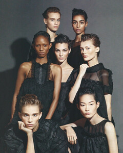Chanel_edit.thumb.jpg.005b15b1dff3d0e9903497a4c45aed15.jpg