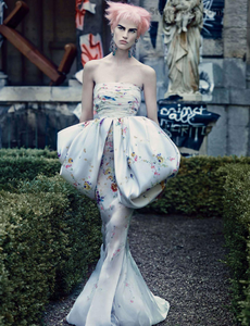 Couture_Clash_McDean_W_Magazine_October_2013_02.thumb.png.85de1a3eaa996377f371947964b913aa.png