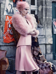 Couture_Clash_McDean_W_Magazine_October_2013_06.thumb.png.e48f0a740f1c87b49617a04c2f115550.png