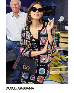 Dolce-Gabbana-Spring-2019-Accessories-Campaign06.thumb.jpg.e955ec8a5d20b8c46c03cae56f32b213.jpg