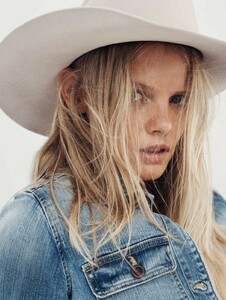 Elle_Australia_-_January_2019-14_14.thumb.jpg.f7575444dfba0461eaa23ee6d43586f1.jpg