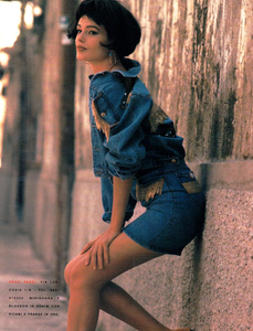Ferraano_Vogue_Italia_June_1990_07.thumb.png.0d270100f26d5ad4b45e4c45e51a60bb.png