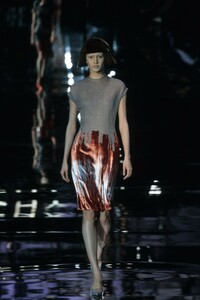 GIVENCHY-FALL-1999-RTW-044lii.jpg