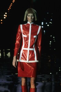 GIVENCHY-FALL-1999-RTW-077.jpg