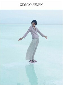 Giorgio-Armani-SS19-Gavin-Thurston-02-620x832.thumb.jpg.fe5b2f047b22fc7f180207c9a161595d.jpg