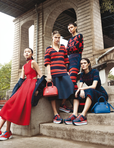 Harris_DKNY_Spring_Summer_2015_01.thumb.png.467a2388aabd150e29e71d35ae1441e9.png