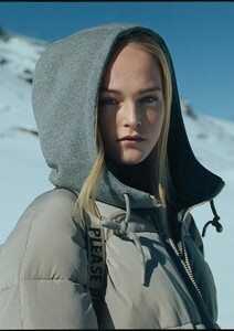 Jean-Campbell-ZARA-TRF-Recycled-Outerwear-12-620x874.thumb.jpg.864b73d869b400e513e6d6ca703b44ec.jpg