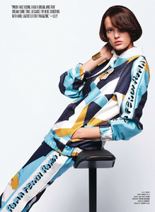 Lagerfeld_V_Magazine_Winter_2014_06.thumb.png.010d659e5e4661931f06682151c5449b.png