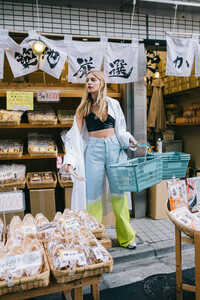 MAya-Stepper-Tokio-City-Guide-Shopping-Model-Japan-Fashion-Mode.thumb.jpg.81f928571756a2d13c9244da9866b492.jpg