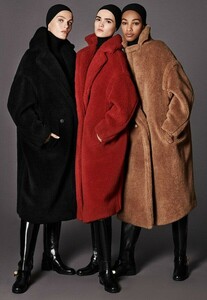 Max-Mara-Holiday-2018-05-620x897.thumb.jpg.ce9bf1b44c8932c616e46c86315ad112.jpg