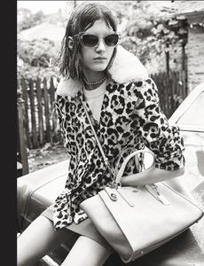 Meisel_Coach_Spring_Summer_2015_02.thumb.png.88f17e9c24456802fdba2f09a017c391.png