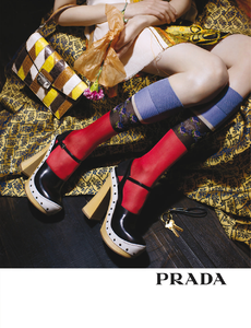 Meisel_Prada_Spring_Summer_2015_04.thumb.png.9dfdbb5e4f53f568e6f1ca0949094709.png