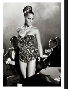 Meisel_W_Magazine_September_2013_02.thumb.png.605b347aed2c548b64b778c344074eb4.png