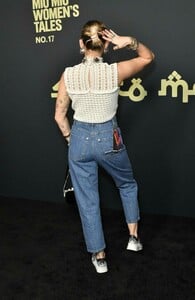 Miley-Cyrus_-Miu-Miu-SHAKO-MAKO-Release-Party--06-670x1030.jpg