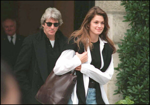 Richard-Gere-et-Cindy-Crawford-a-Paris-en-janvier-1994_exact1024x768_l.jpg