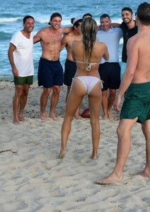 Sylvie-Meis_-Wearing-white-bikini-on-the-beach-in-Miami-13-670x947.jpg