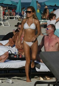 Sylvie-Meis_-Wearing-white-bikini-on-the-beach-in-Miami-16-670x969.jpg