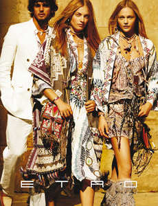 Testino_Etro_Spring_Summer_2015_03.thumb.png.5db7b4bf227136679a7314db1de6f82f.png