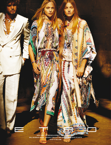 Testino_Etro_Spring_Summer_2015_04.thumb.png.0302b17b1e9a9677d310f1b6466d9bc7.png